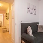 Apartment Seenaah 9 *