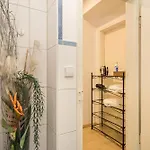 Apartment Seenaah 9 *